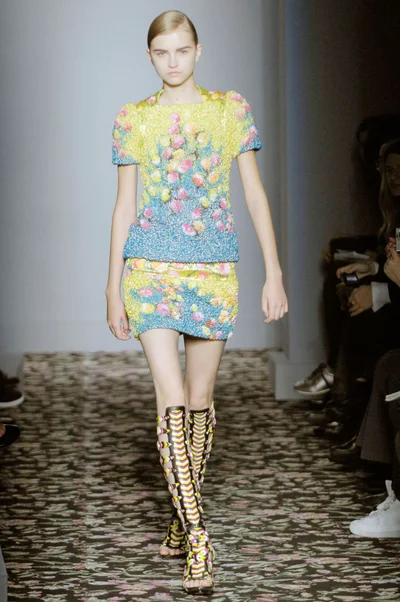 Look 25